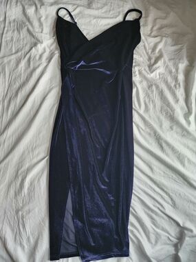 Elegant Navy Midi Slip Dress with Spaghetti Straps